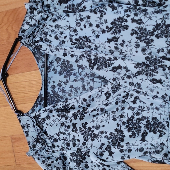 Small zara dress - Picture 2 of 4